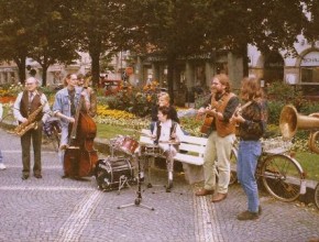 1995, Feelsaitig, Straßenmusik